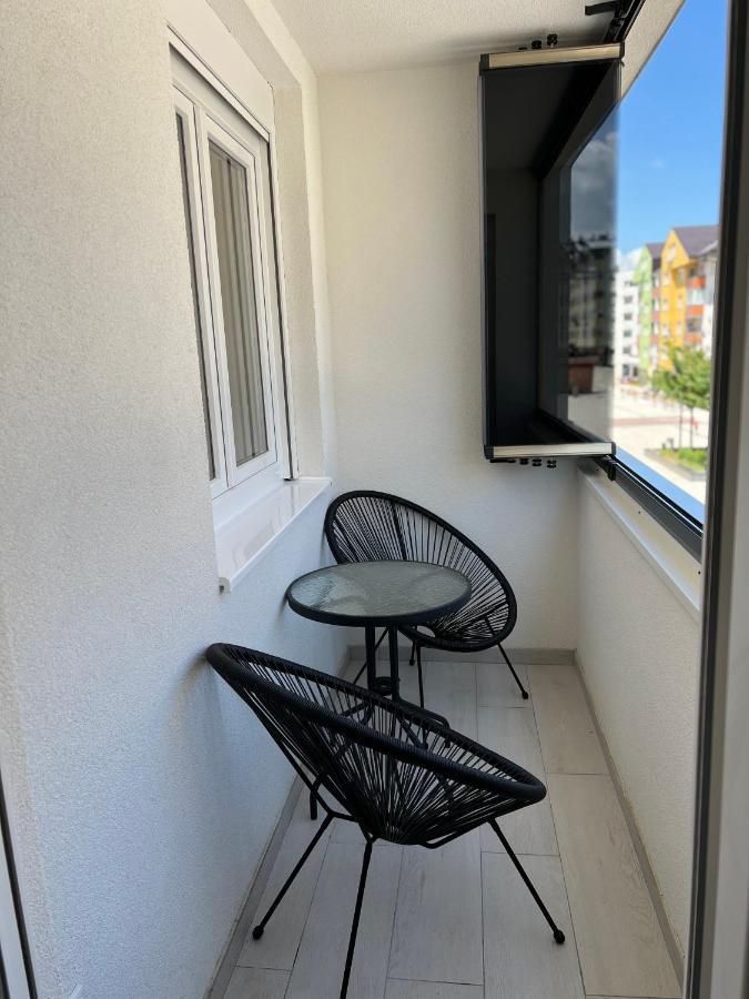 Stan Na Dan Viktor-Lukavica Apartment SJJ Exterior photo