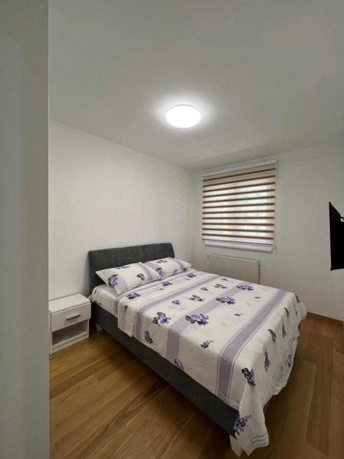 Stan Na Dan Viktor-Lukavica Apartment SJJ Exterior photo