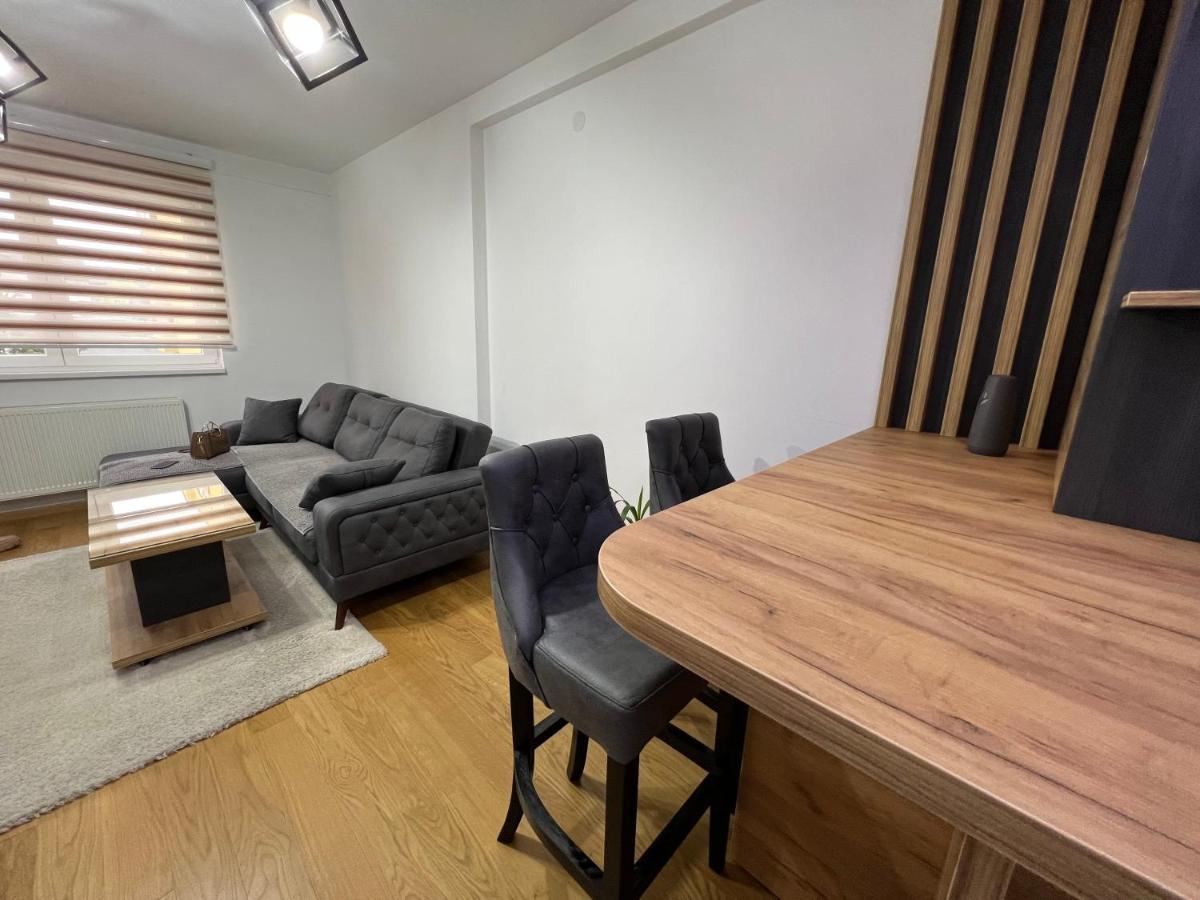 Stan Na Dan Viktor-Lukavica Apartment SJJ Exterior photo
