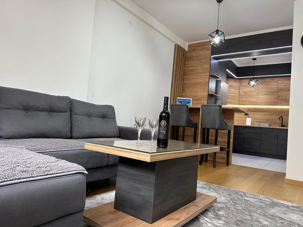 Stan Na Dan Viktor-Lukavica Apartment SJJ Exterior photo