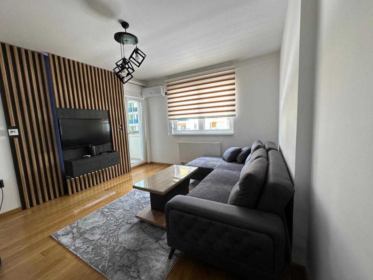 Stan Na Dan Viktor-Lukavica Apartment SJJ Exterior photo