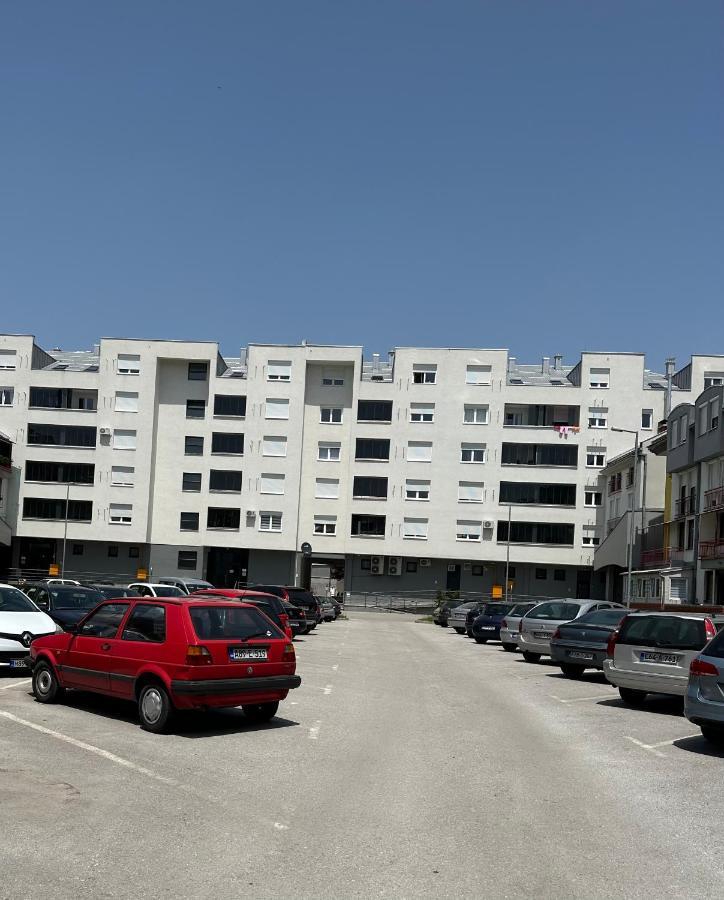 Stan Na Dan Viktor-Lukavica Apartment SJJ Exterior photo